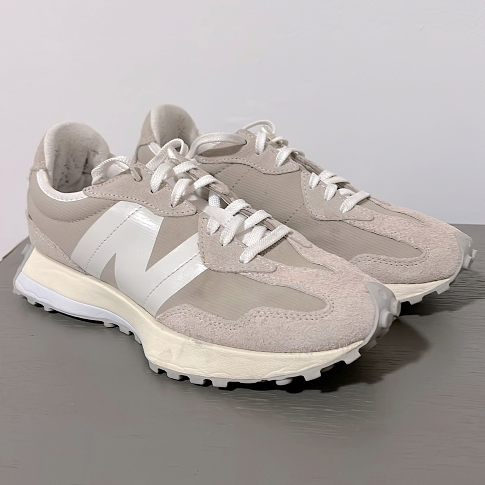 New Balance 327 - Women’s Size 8 - Timberwolf Aluminum Gray Color